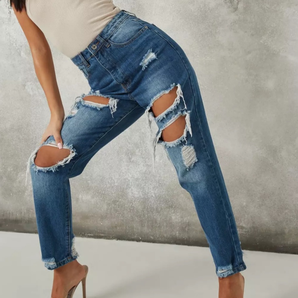 Misguided US 14 Size Riot High Rise Ripped Jean